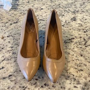 8.5 Nude Calvin Klein Point Toe Heel